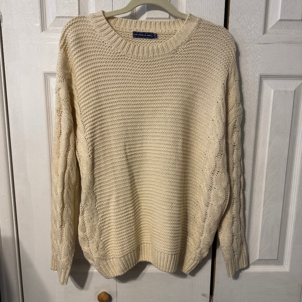 Victoria Leland - Cable Knit Long Sleeve Sweater - Size L/XL